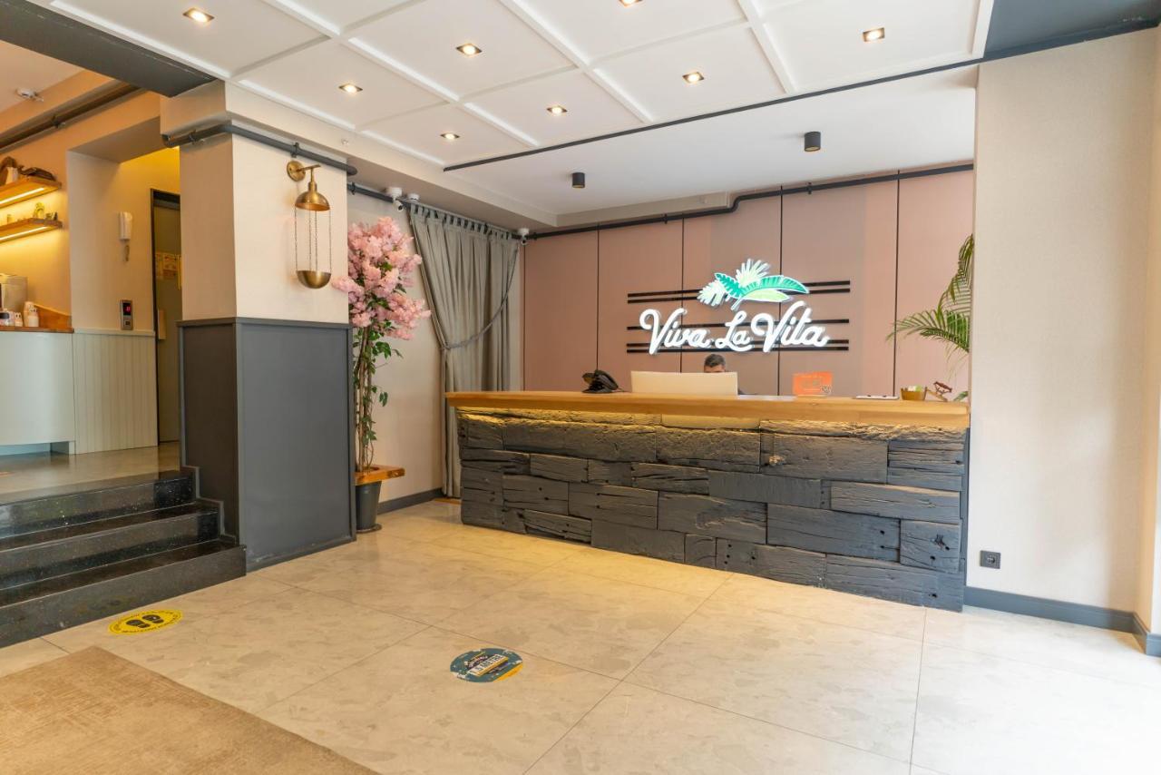 Viva La Vita Hotel Измир Экстерьер фото