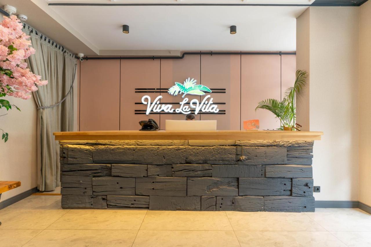 Viva La Vita Hotel Измир Экстерьер фото